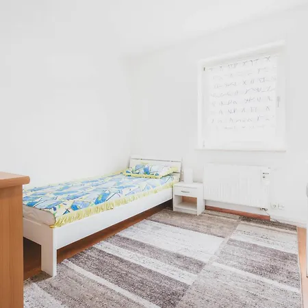 Haus Mit 4 Schlafzimmern, 2 Baeder Und Garten Hannover