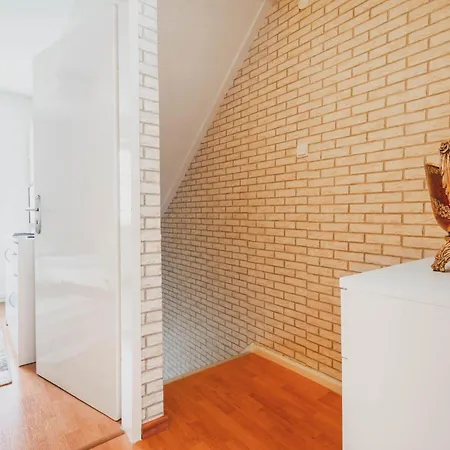 Haus Mit 4 Schlafzimmern, 2 Baeder Und Garten Hannover