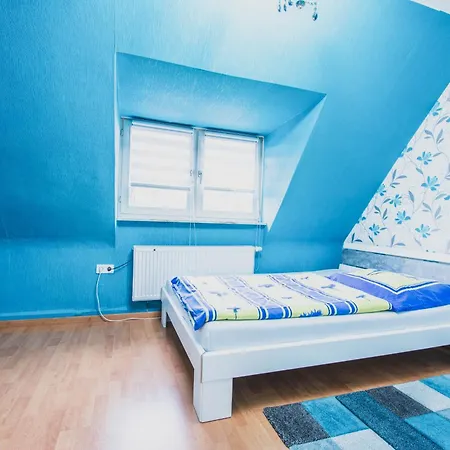 Haus Mit 4 Schlafzimmern, 2 Baeder Und Garten Hannover