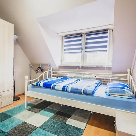 Nyaraló Haus Mit 4 Schlafzimmern, 2 Baeder Und Garten