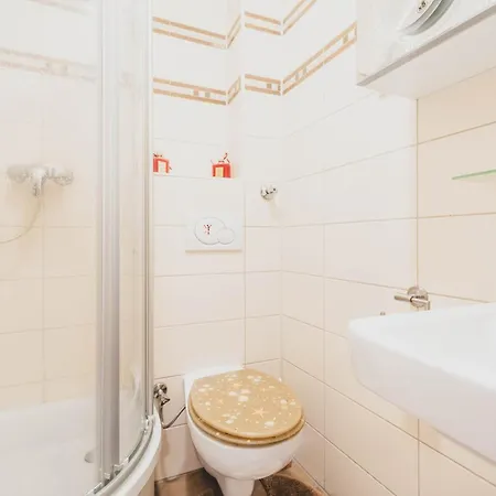 Nyaraló Haus Mit 4 Schlafzimmern, 2 Baeder Und Garten